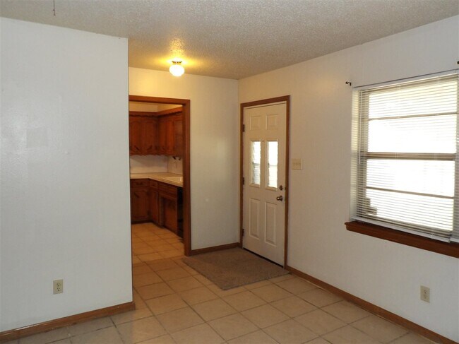 Photo - 1610 NW Black Mesa Dr