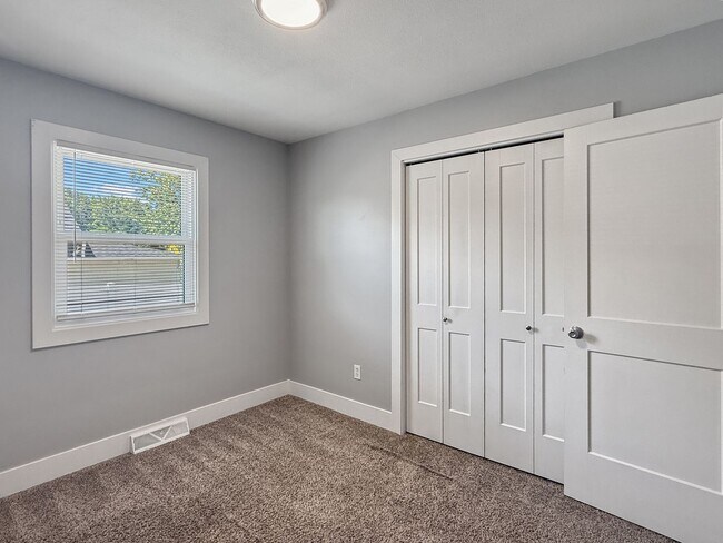 Photo - 802 Bryant St SW