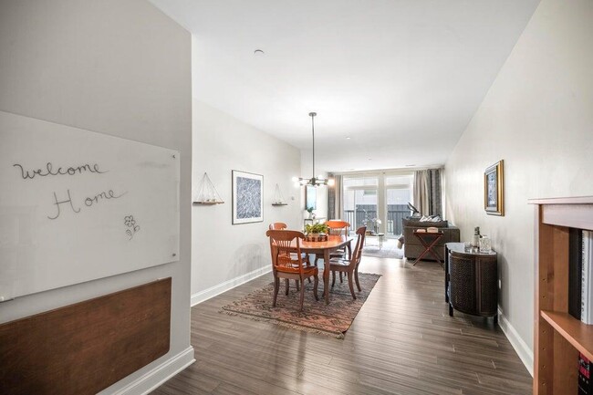 Photo - 1905 N Water St