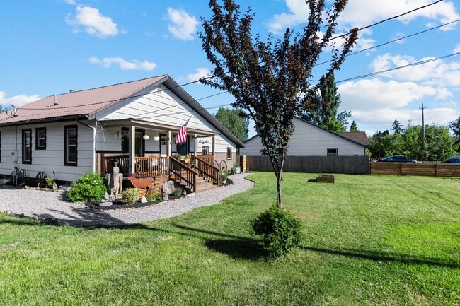 Building Photo - Beautiful Air Home Whitefish