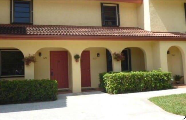 Photo - 1627 Hawthorne Pl Unidad 1623