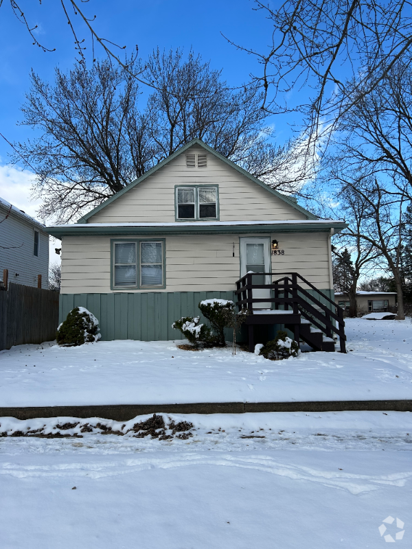 Building Photo - 1838 Spohn Ave Unit Lower Rental