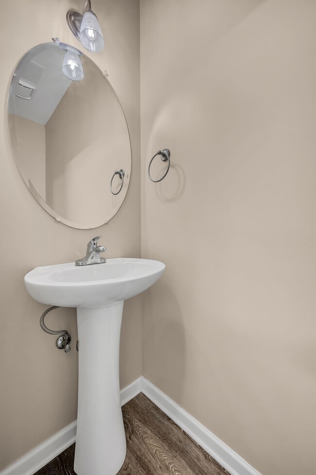 Photo - 1911 9th Ave N