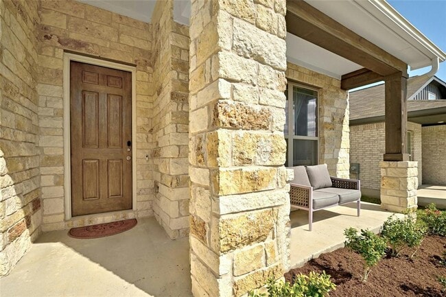 Photo - 303 Cherrystone Loop