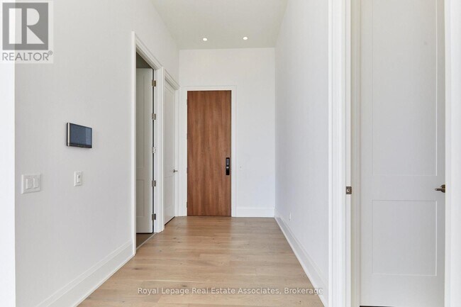 Photo - 21 Park St E Unit 1803