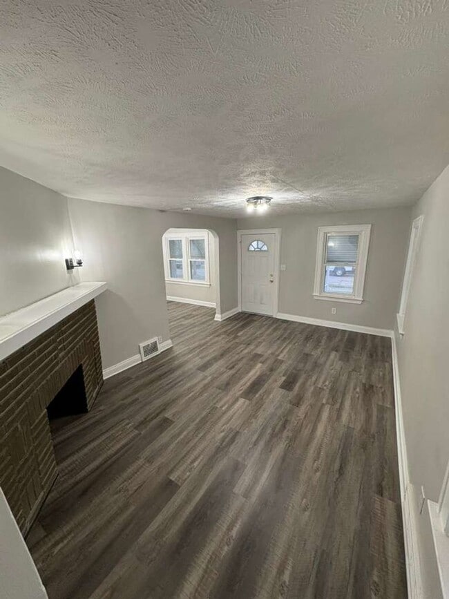 Photo - Charming 3-Bedroom Home in Maple Heights – Newly Renovated Entry & Spacious Yard