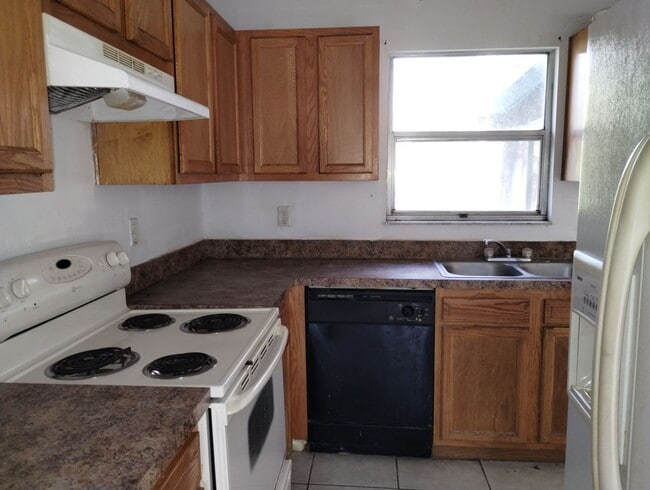 Photo - 2 Bedroom / 2 Bathroom Rental – Brooksville, Fl