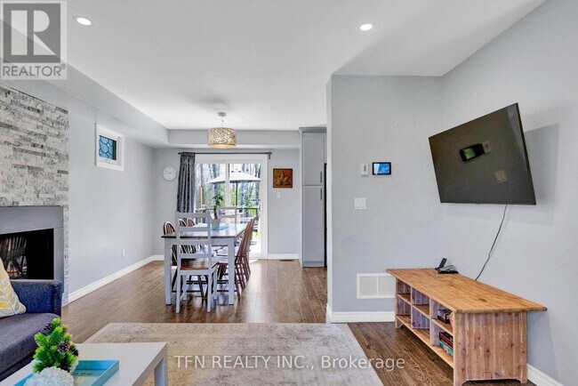 Photo - 4 Pinewood Blvd