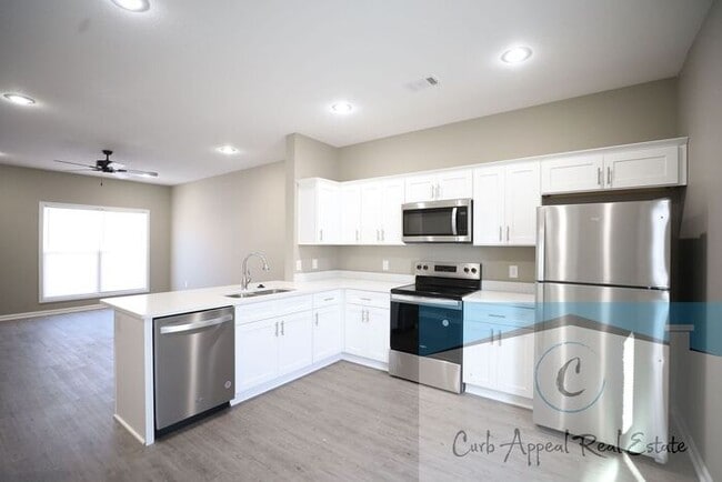 Photo - Luxury 2 bed 2 bath apartment - brand new ...