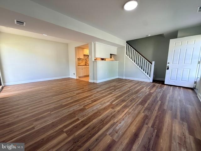 Building Photo - 47 King Henry Cir