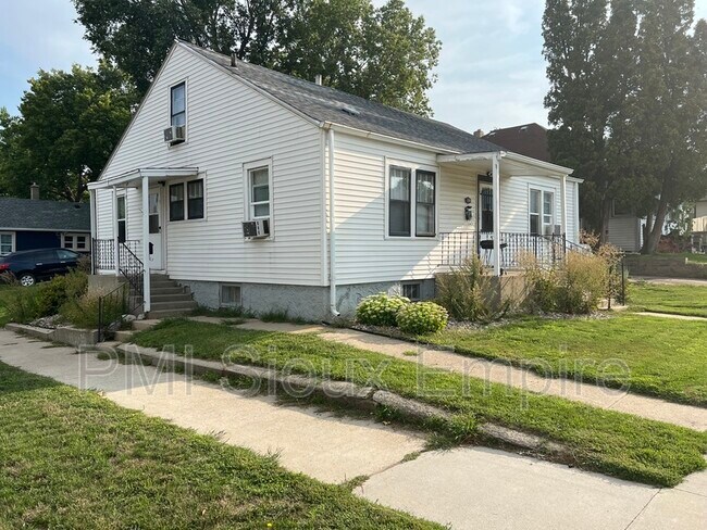 Photo - 1304 E 4th St Unidad 1