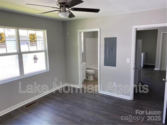 Photo - 728 E Pine St