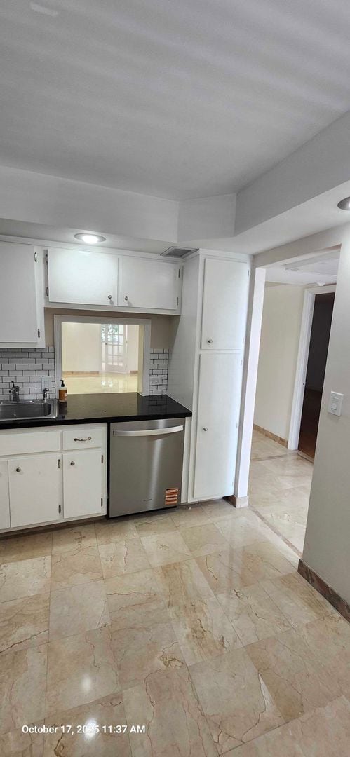 Photo - Spacious 1 Bed + Den | 1.5 Bath Apartment ...