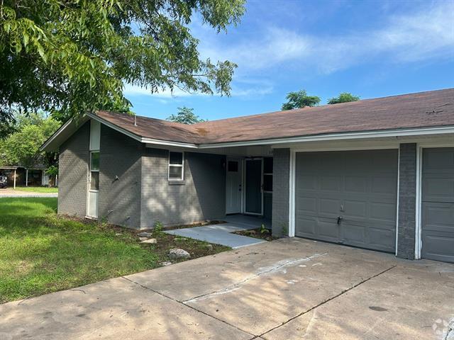 Building Photo - 2806 Sharon Dr Rental