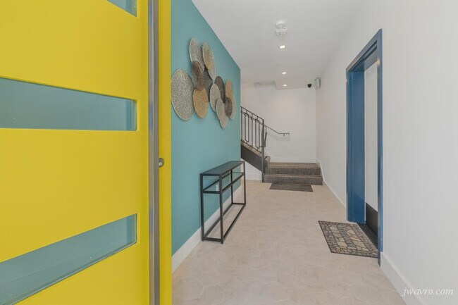 Photo - 1101 S Van Ness Ave Unit 1