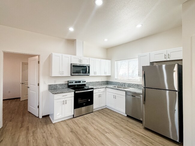 Photo - 5905 Oliver Rd Unit A