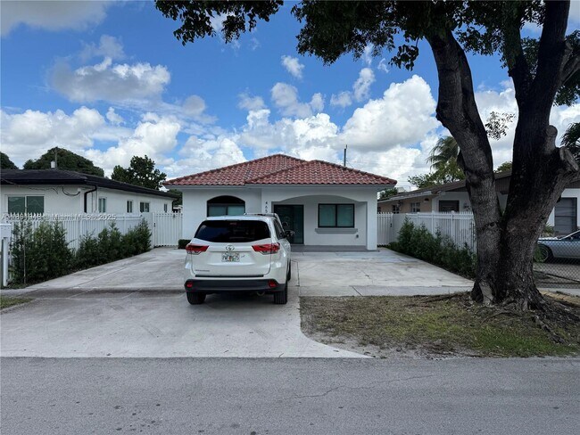 Building Photo - 465 E 58th St Unit 2