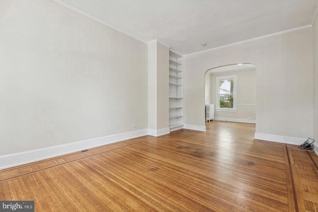 Photo - 2237 Hall Pl NW