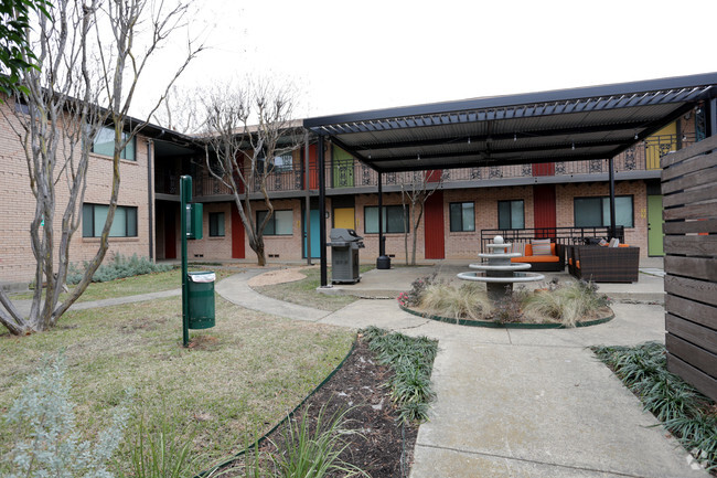 Live Oaks Apartments - Live Oaks Apartments