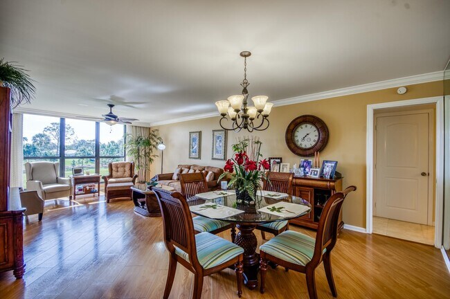 Photo - 5350 Woodland Lakes Dr Unit 209
