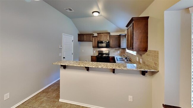 Photo - 1300 Selborne Pl