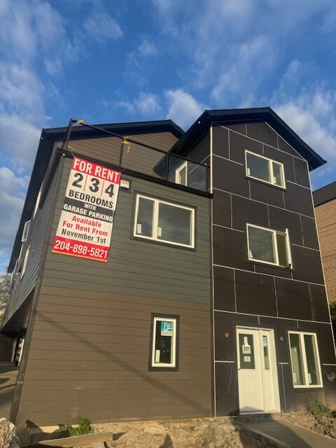 Photo - 267 Traverse Av