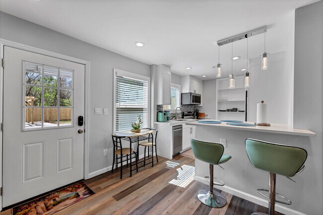 Photo - 120 Vulcan Rd
