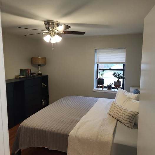 Bedroom (staged) - 5532 Chippewa St