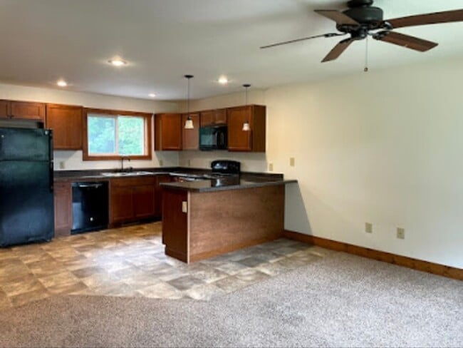 Photo - 221 Maple St Unit A