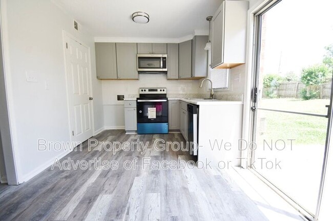 2113 Grand Prix Dr
