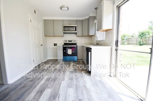 Photo - 2113 Grand Prix Dr