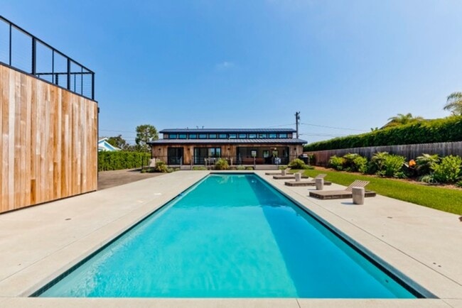 Modern Farmhouse with Pool - Modern Farmhouse with Pool