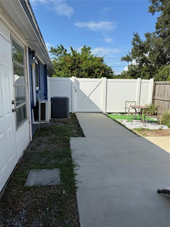 Photo - 2113 E Lumsden Rd