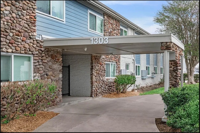 Photo - 1301 Avenue A Unidad #1301