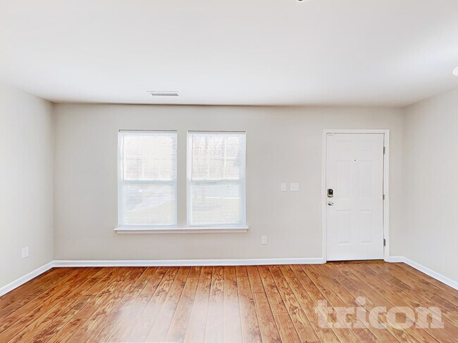 Photo - 501 Sawtooth Oak Drive