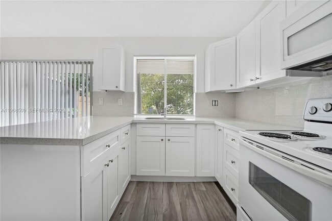 Photo - 20424 NW 15th Ave