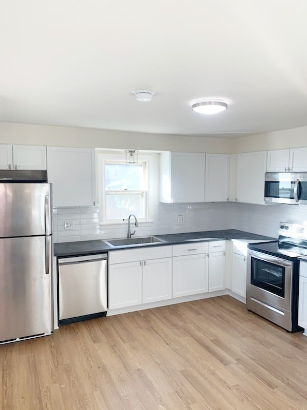 Kitchen - 2409 Superior St Unit 1