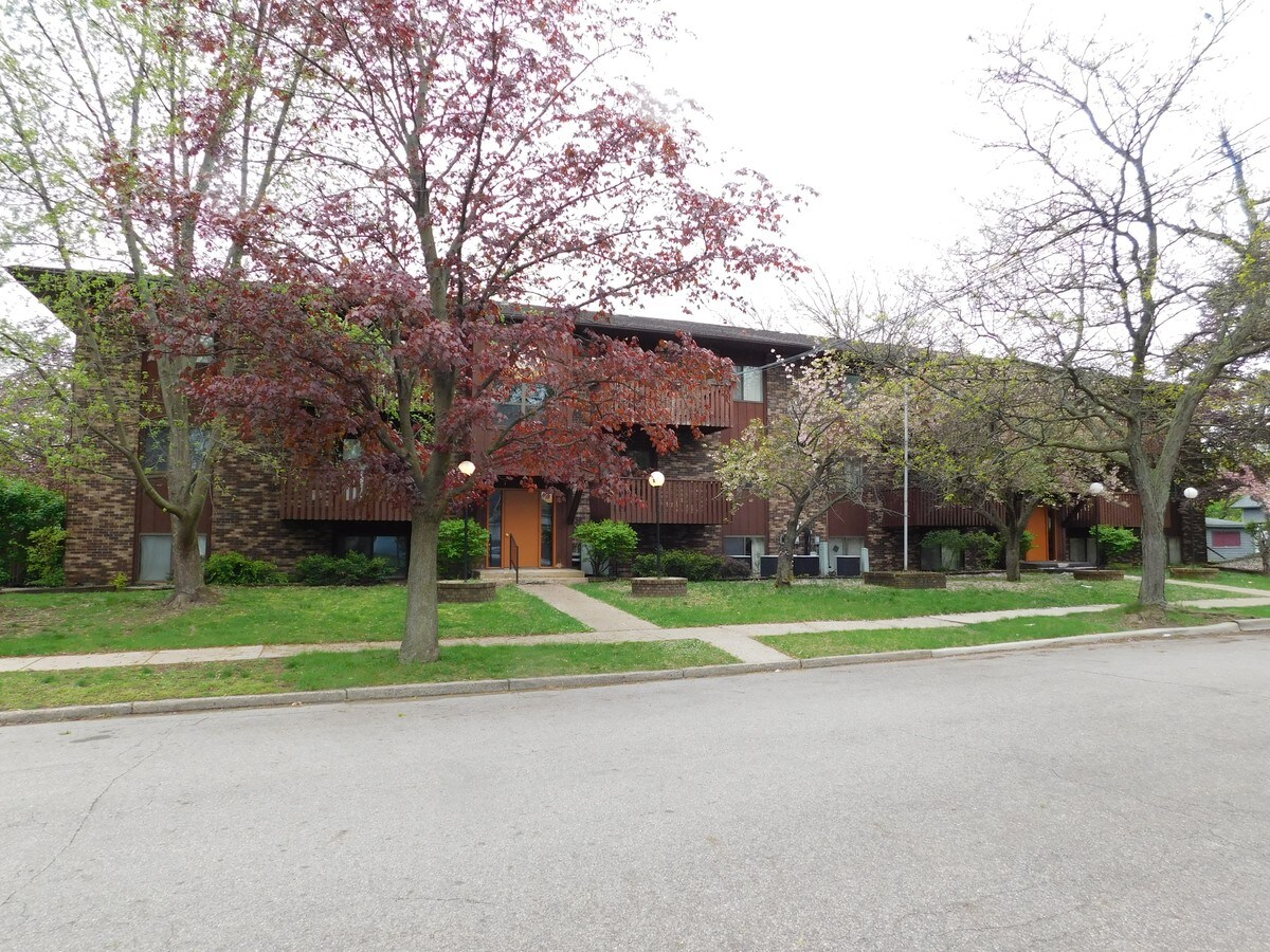 Photo - Kingswood Apartments