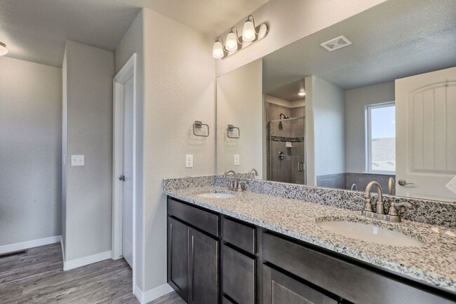 Photo - 3 Bedroom 2 1/2 Bath in Northwest Loveland