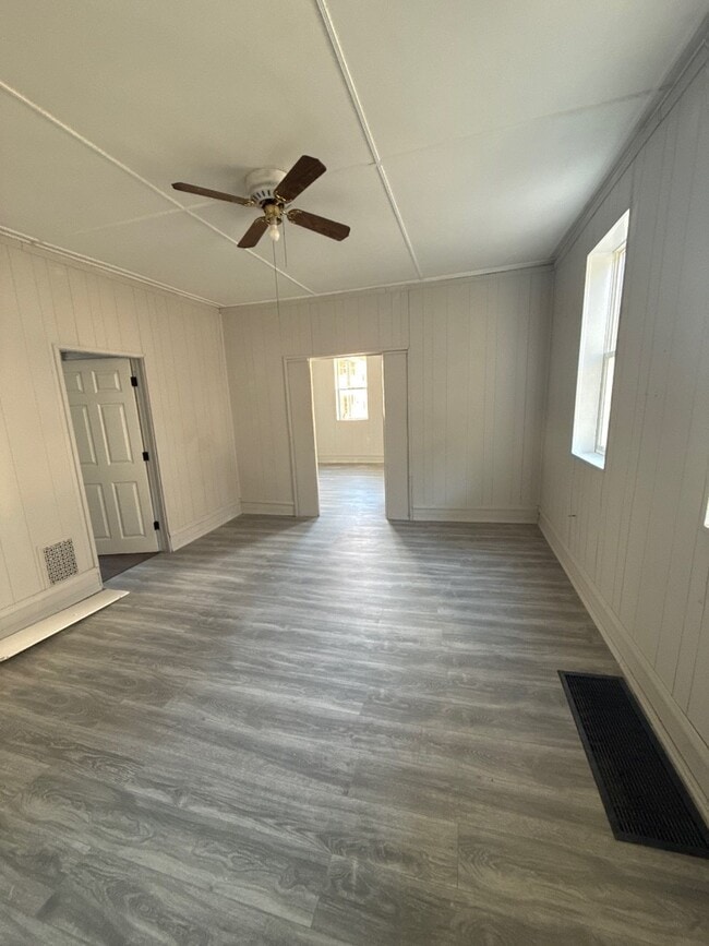 Photo - 1121 St Vincent St