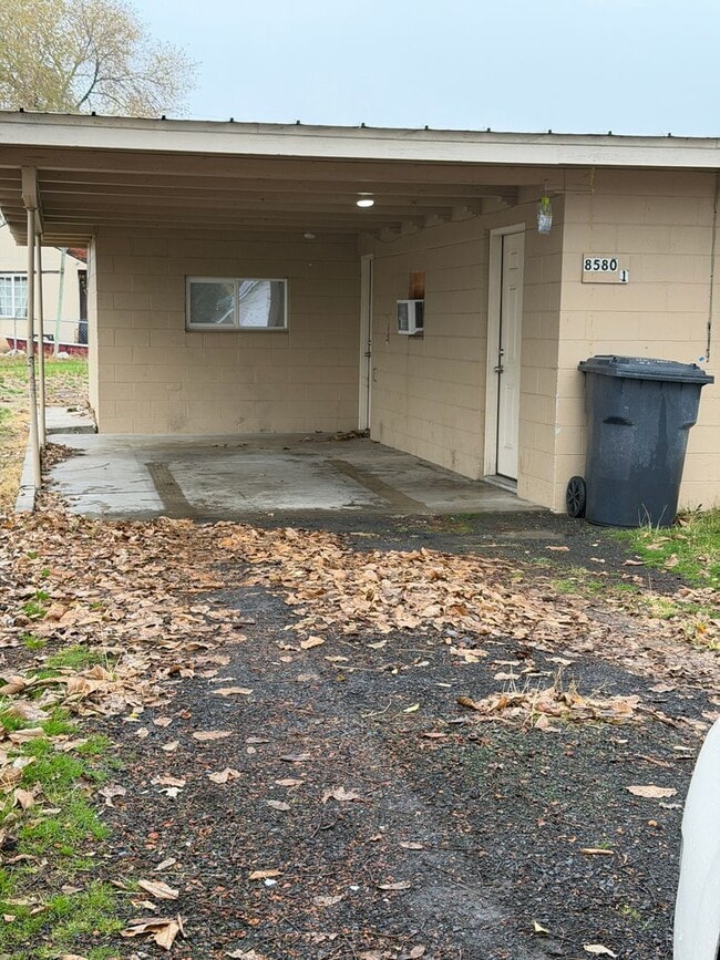 Building Photo - 8580 Lybbert Dr NE Unit 1