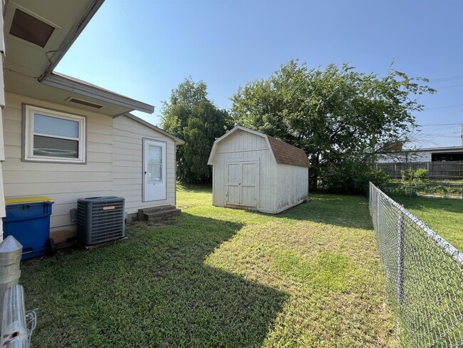 Photo - 1001 E 5th Ave