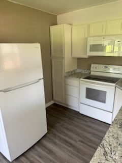 Building Photo - 817 E Main St Rental
