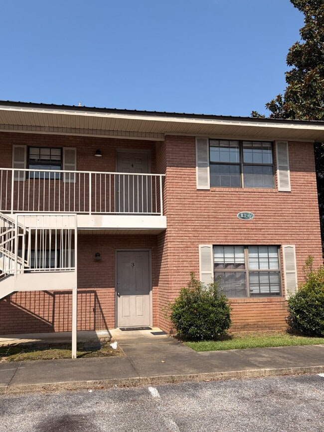 Building Photo - 1133 Fortner St Unit Apt B4