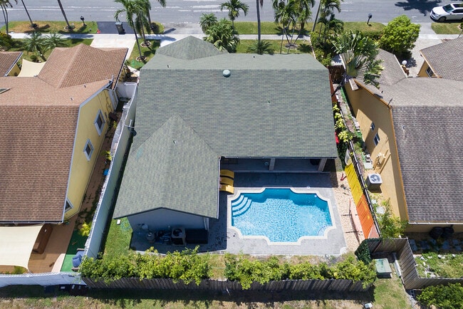 Photo - 231 SE 8th St