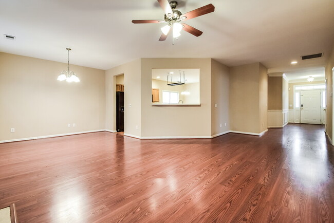 Photo - 173 Weatherstone Dr