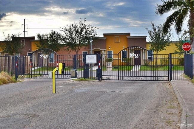 Photo - 11 Regal Dr Unit B