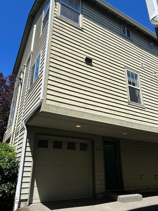 Building Photo - 2645 B NW 57th St-