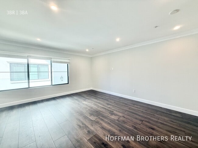 Photo - 1147 Beachwood Dr Unit 5