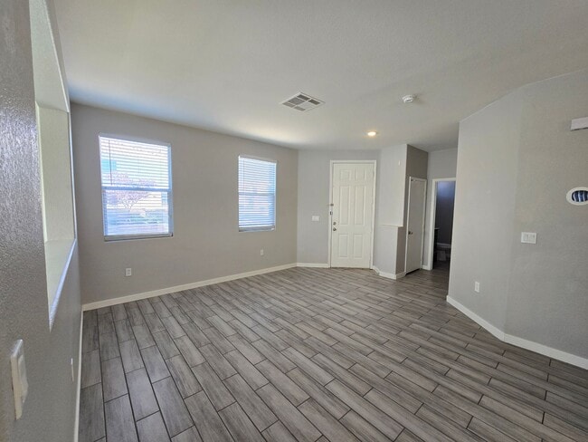 Photo - 4 Bedroom Rhodes Ranch Home